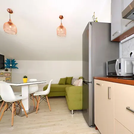Apartment Queen Of *