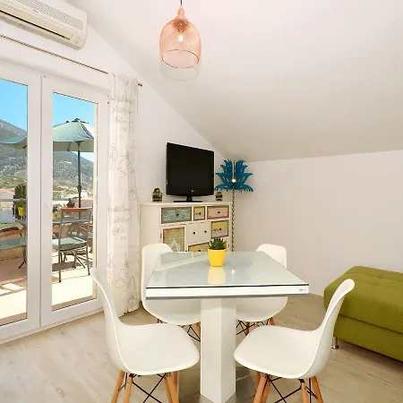 Apartment Queen Of *